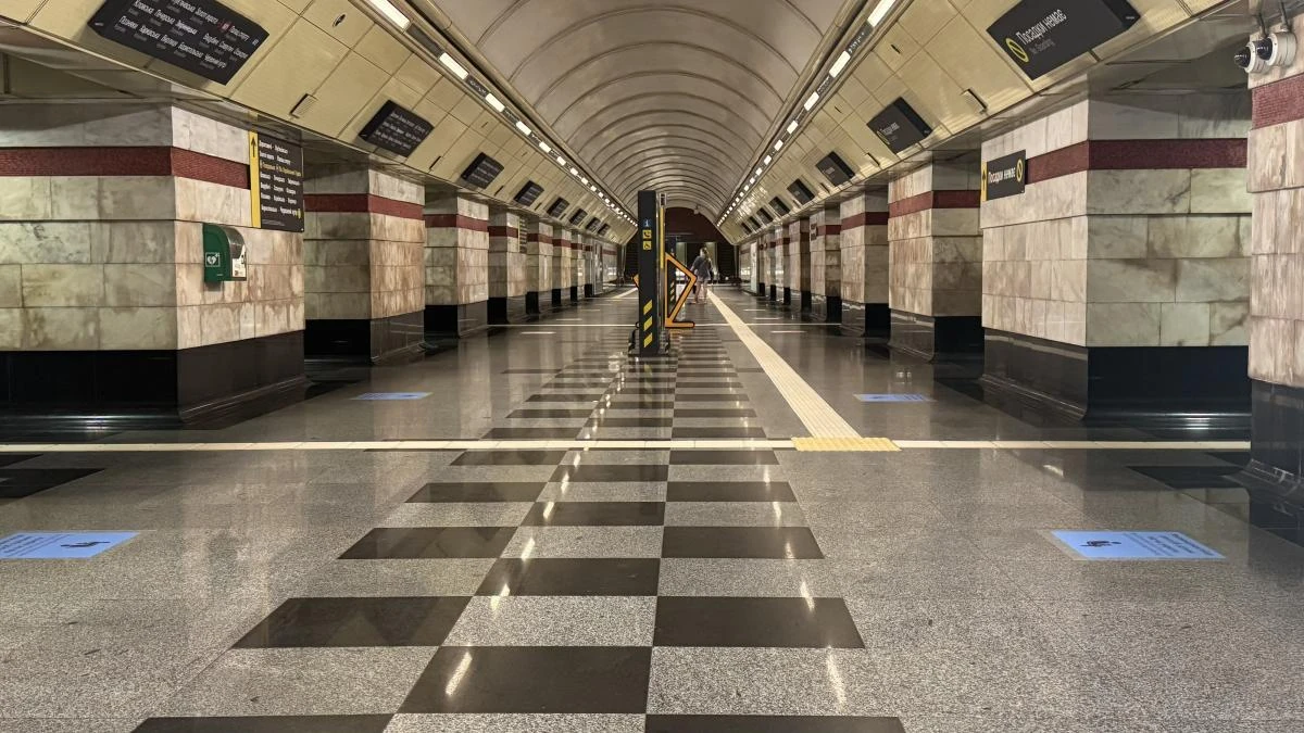 Київське метро зонуватиме платформи під час тривог: першою стала «Сирець»