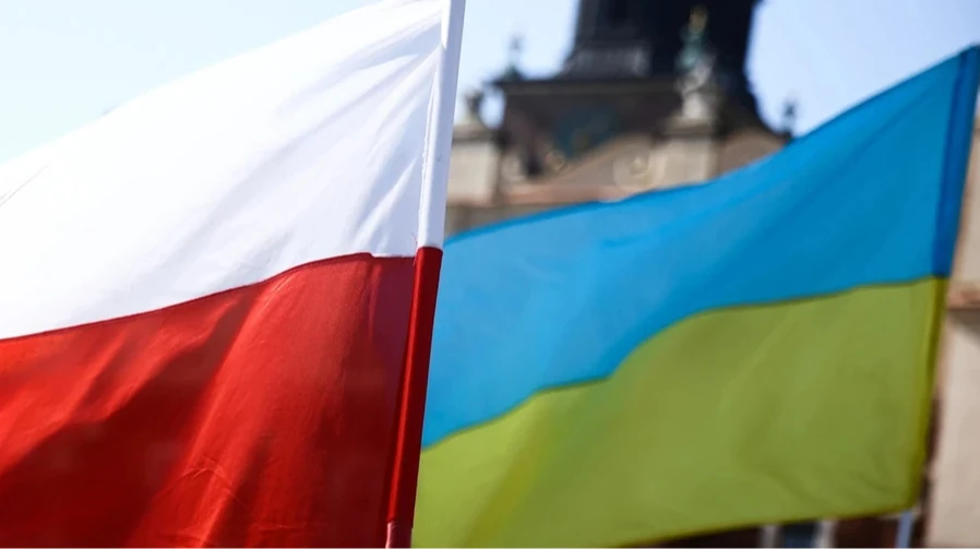 Хронологія захисту: від 1,73 млн українців у Польщі до зміни настроїв
