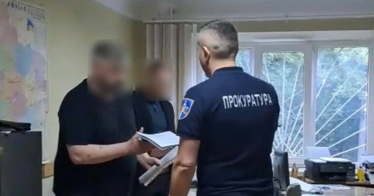 У Чернівцях заарештували чотирьох фігурантів справи про торгівлю тканинами померлих
