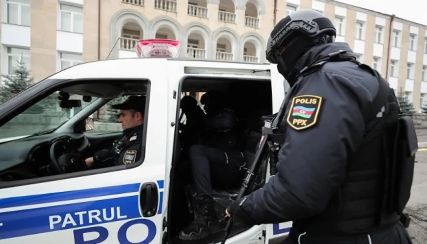 Азербайджан: нові правила шкільної форми спричинили спротив і 37 арештів у Баку